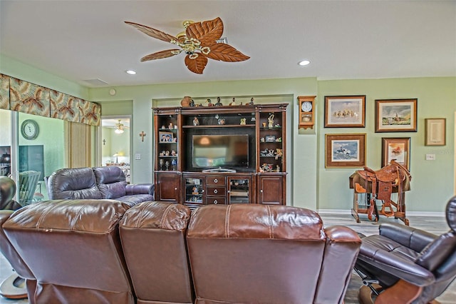 14004 SE 94th Ave, Summerfield, FL 34491 - living room with a ceiling fan, recessed lighting, and baseboards
