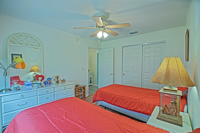 14004 SE 94th Ave, Summerfield, FL 34491 - bedroom with a closet and ceiling fan