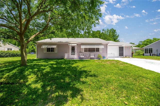 9021 SW 108th Pl, Ocala, FL 34481 - ranch-style home with driveway, a garage, and a front lawn
