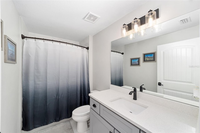 7442 SW 129th Ln, Ocala, FL 34473 - bathroom with vanity, toilet, and curtained shower