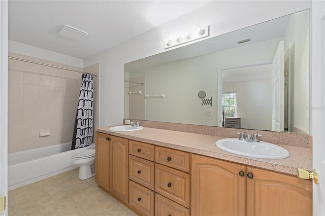 30 Bahia Trace Loop, Ocala, FL 34472 - bathroom with double vanity, toilet, and shower / bathtub combination with curtain