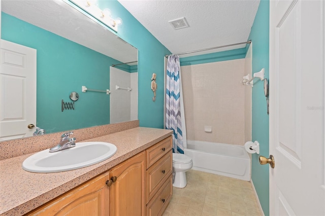 30 Bahia Trace Loop, Ocala, FL 34472 - bathroom featuring vanity, toilet, and shower / tub combo with curtain