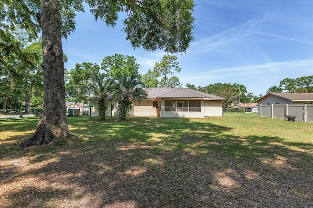 1601 NE 47th Ct, Ocala, FL 34470 - view of yard with a sunroom