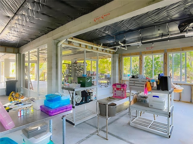 1575 S Wallace Pt Unit 23, Crystal River, FL 34429 - sunroom / solarium with concrete flooring