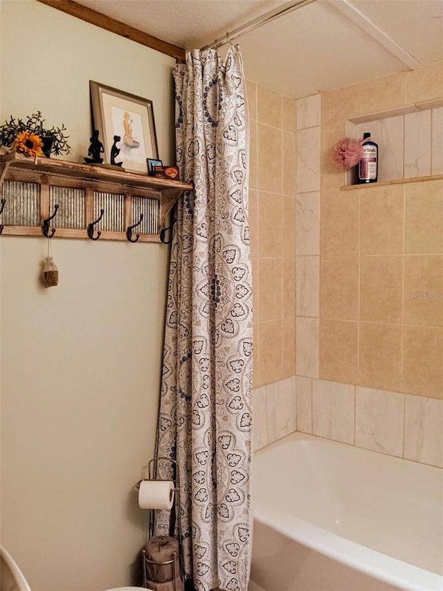 22736 SW 117th St, Dunnellon, FL 34431 - bathroom featuring shower / bath combo with shower curtain