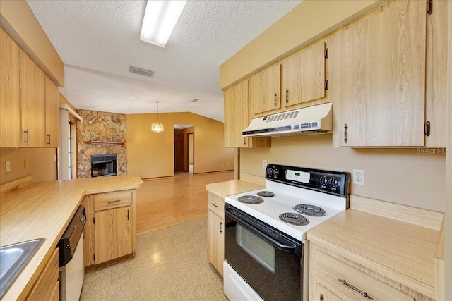 4331 SE 106th Pl, Belleview, FL 34420 - kitchen featuring electric range oven, under cabinet range hood, light countertops, a textured ceiling, and lofted ceiling