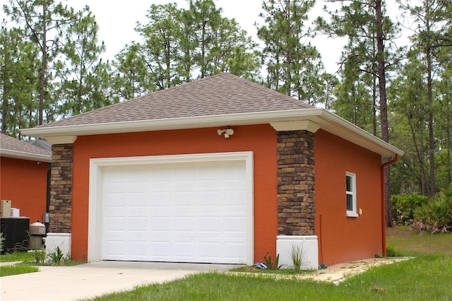 5306 W Comstock Pl, Beverly Hills, FL 34465 - garage with driveway