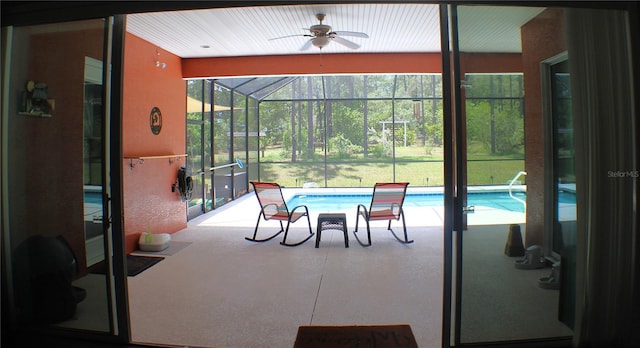 5306 W Comstock Pl, Beverly Hills, FL 34465 - sunroom / solarium featuring a ceiling fan