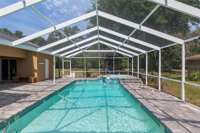 12495 SW 66th St, Ocala, FL 34481 - view of swimming pool with a patio, a lanai, and a pool with connected hot tub