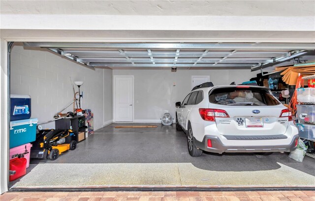 7210 SW 179th Ct, Dunnellon, FL 34432 - view of garage