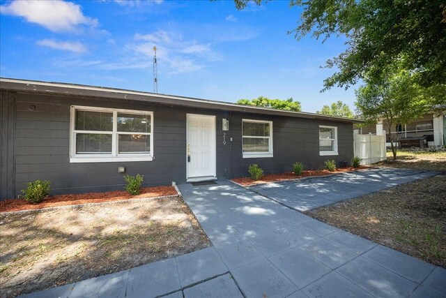 219 Marion Oaks Ln, Ocala, FL 34473 - ranch-style house featuring concrete block siding