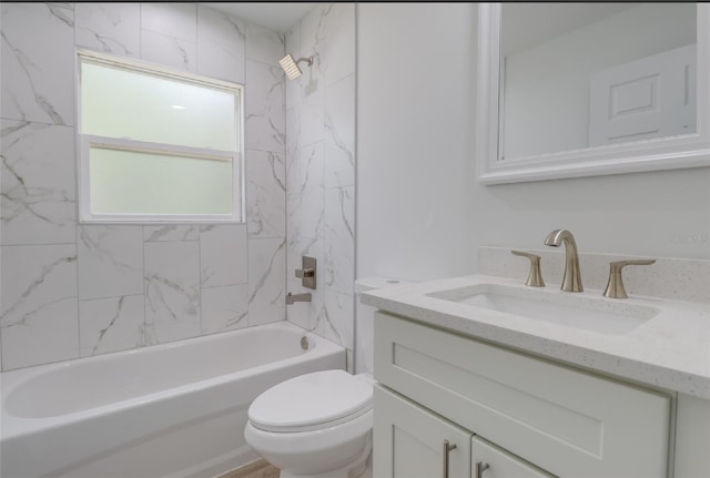 400 Marion Oaks Crse, Ocala, FL 34473 - bathroom featuring vanity, toilet, and bathing tub / shower combination