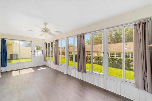 8998 SW 94th St Unit D, Ocala, FL 34481 - unfurnished sunroom featuring a ceiling fan