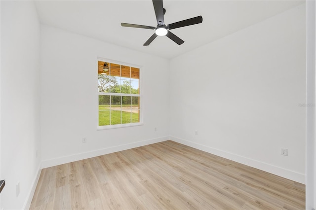 8200 SW 125th Court Rd, Dunnellon, FL 34432 - unfurnished room featuring light wood-style floors, baseboards, and ceiling fan