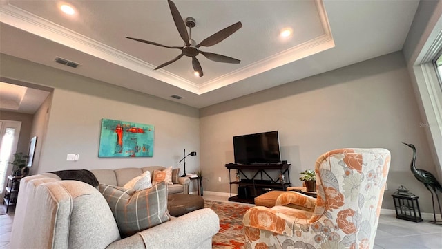 10287 SW 96th Ln, Ocala, FL 34481 - living room with a raised ceiling, ornamental molding, a ceiling fan, baseboards, and recessed lighting
