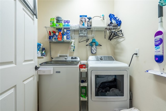 4015 SE 22nd St, Ocala, FL 34471 - laundry area featuring washer and clothes dryer