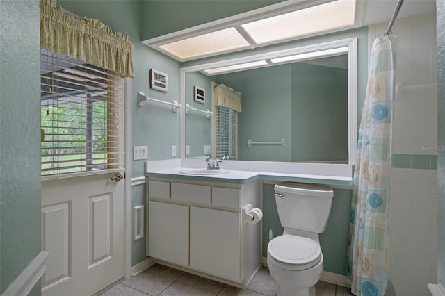 11 Calendula Ct E, Homosassa, FL 34446 - bathroom with vanity, tile patterned flooring, toilet, and curtained shower