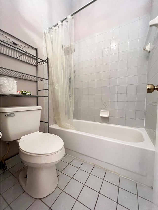 21 Pecan Course Cir, Ocala, FL 34472 - bathroom featuring toilet, shower / tub combo, and tile patterned flooring