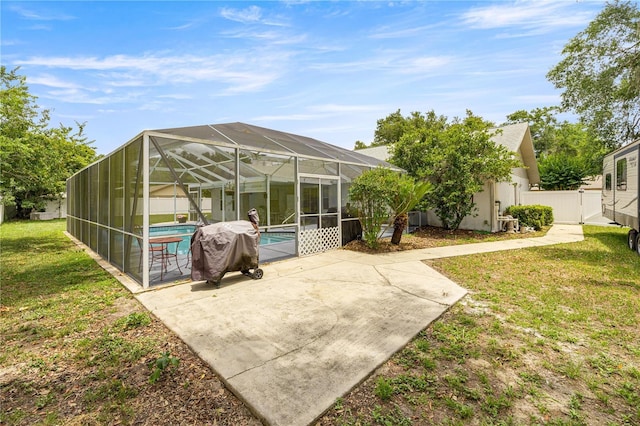 6070 SE 39th Ave, Ocala, FL 34480 - rear view of property with a patio