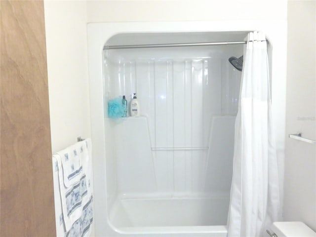 5083 SE 26th St, Ocala, FL 34480 - full bath with toilet and shower / bath combo