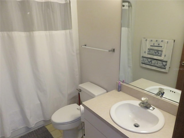 5083 SE 26th St, Ocala, FL 34480 - bathroom with toilet, vanity, and curtained shower