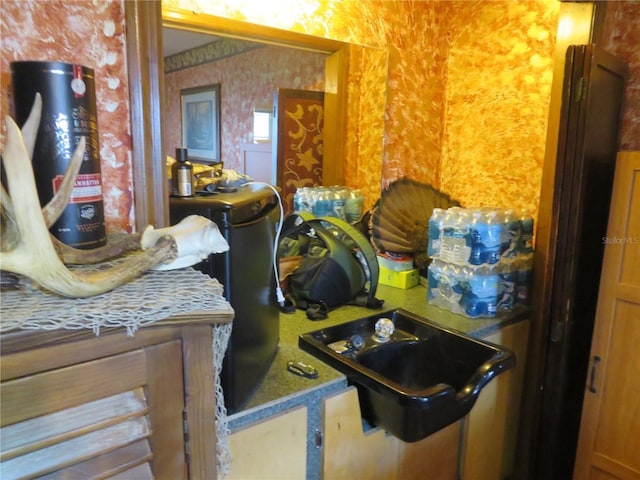 5083 SE 26th St, Ocala, FL 34480 - detailed view of wallpapered walls