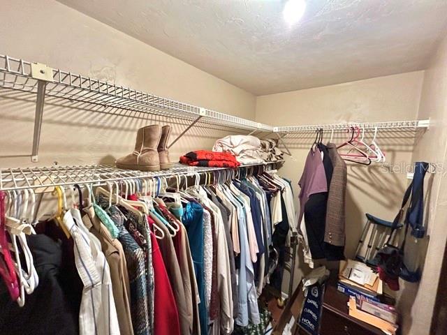 20100 SW 95th St, Dunnellon, FL 34431 - view of walk in closet