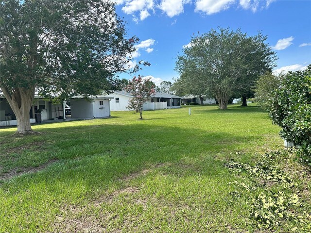 10080 SW 97th Ct, Ocala, FL 34481 - view of green lawn