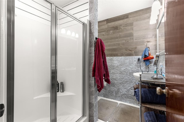 5005 NE 22nd Ave, Ocala, FL 34479 - bathroom featuring a stall shower