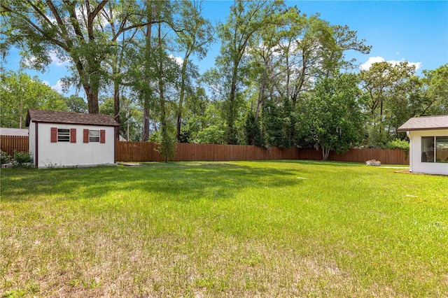 5005 NE 22nd Ave, Ocala, FL 34479 - view of yard with an outdoor structure