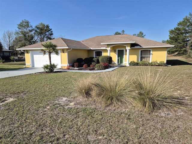 360 Marion Oaks Golf Way, Ocala, FL 34473 - ranch-style home with stucco siding, an attached garage, and a front lawn
