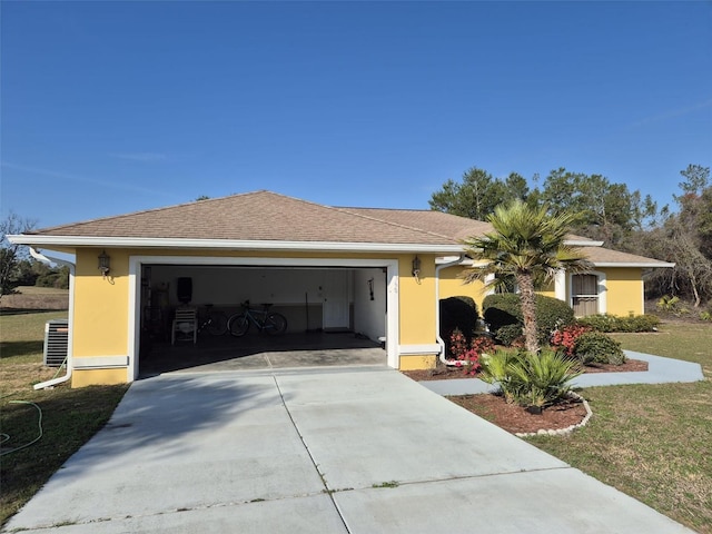 360 Marion Oaks Golf Way, Ocala, FL 34473 - ranch-style house with a garage, driveway, stucco siding, and a front lawn