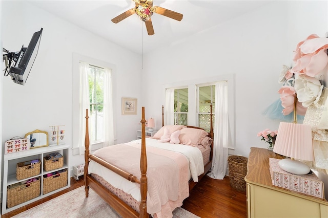 828 SE 3rd St, Ocala, FL 34471 - bedroom with wood finished floors and a ceiling fan