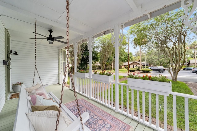 828 SE 3rd St, Ocala, FL 34471 - sunroom / solarium featuring a ceiling fan