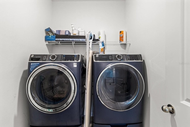 19551 SW 77th Loop, Dunnellon, FL 34432 - laundry area featuring separate washer and dryer