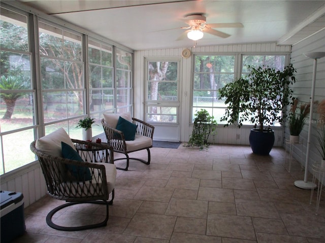 14192 SW 112th Cir, Dunnellon, FL 34432 - sunroom with a ceiling fan