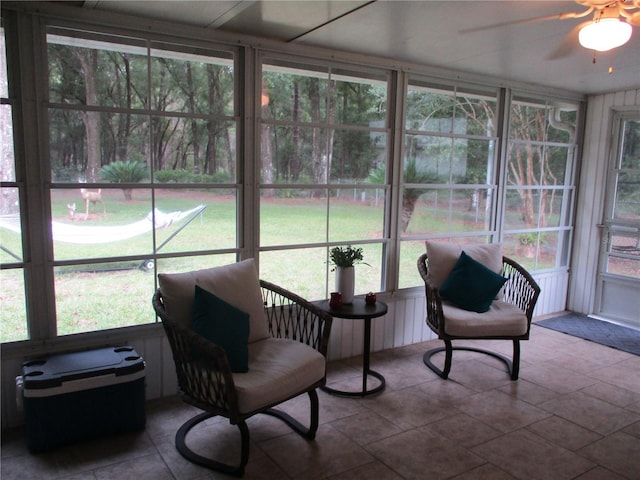 14192 SW 112th Cir, Dunnellon, FL 34432 - sunroom / solarium with a ceiling fan