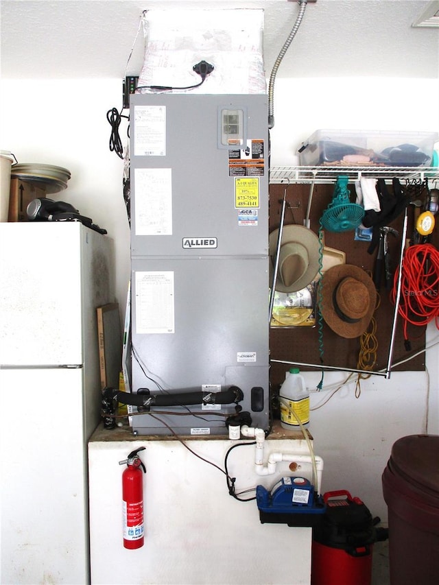 14192 SW 112th Cir, Dunnellon, FL 34432 - utilities featuring heating unit