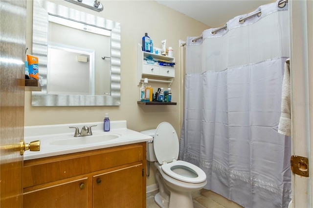 126 SW Mockingbird Way, Lake City, FL 32024 - full bathroom with vanity, toilet, and a shower with curtain