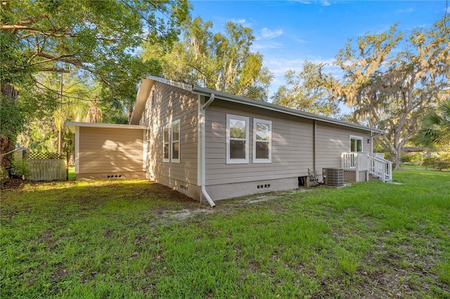 4609 NE 7th St, Ocala, FL 34470 - back of house featuring crawl space