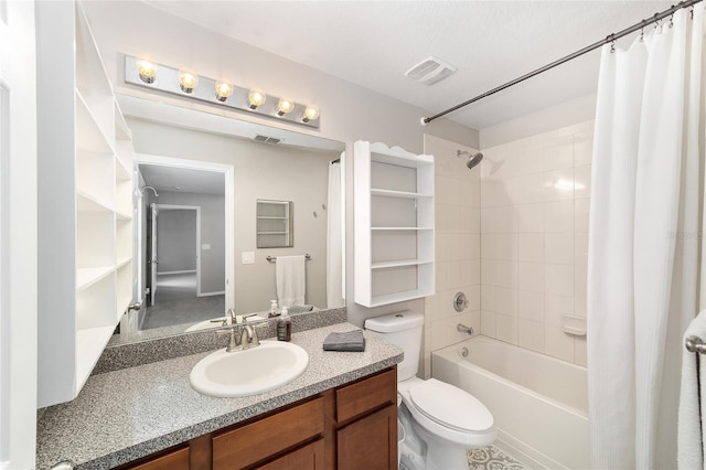 16605 SW 31st Cir, Ocala, FL 34473 - full bath featuring shower / bathtub combination with curtain and vanity