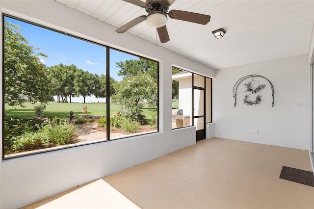 9805 SW 95th Loop, Ocala, FL 34481 - unfurnished sunroom featuring ceiling fan