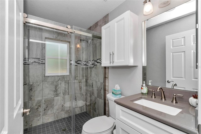 12392 SW 85th Pl, Dunnellon, FL 34432 - bathroom featuring vanity and a stall shower