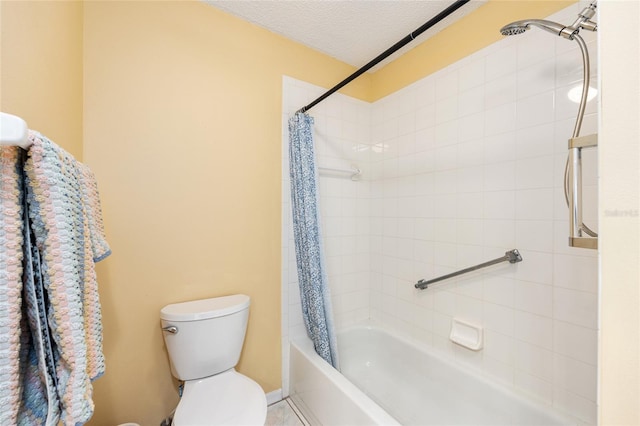 8554 SW 63rd Ct, Ocala, FL 34476 - bathroom featuring shower / tub combo and a textured ceiling