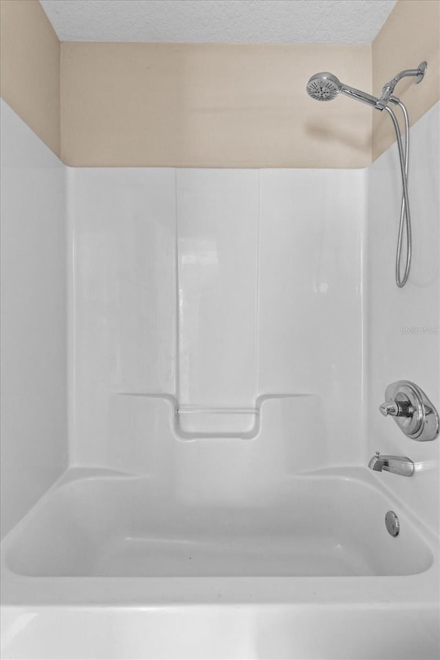 23340 NW Columbine Ave, Dunnellon, FL 34431 - full bath with bathing tub / shower combination