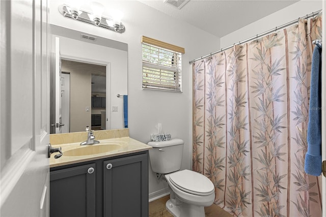 8034 SW 81st Loop, Ocala, FL 34476 - full bath featuring vanity and a shower with shower curtain