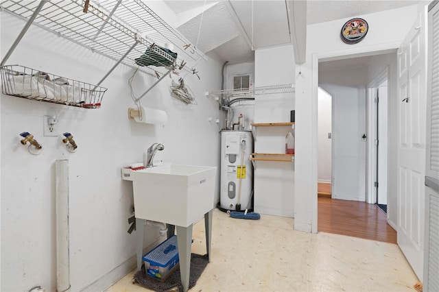 206 N Dundee Way, Inverness, FL 34450 - laundry room with water heater