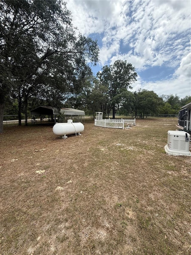 2550 SW Ivy Pl, Dunnellon, FL 34431 - view of yard with a detached carport