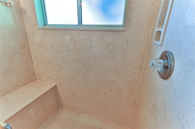585 W Barrymore Dr, Beverly Hills, FL 34465 - full bathroom featuring a shower