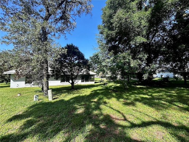 585 W Barrymore Dr, Beverly Hills, FL 34465 - view of grassy yard